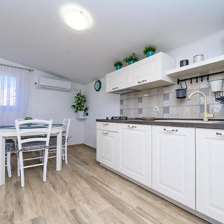 Krcina Holiday Home Cres Exterior photo